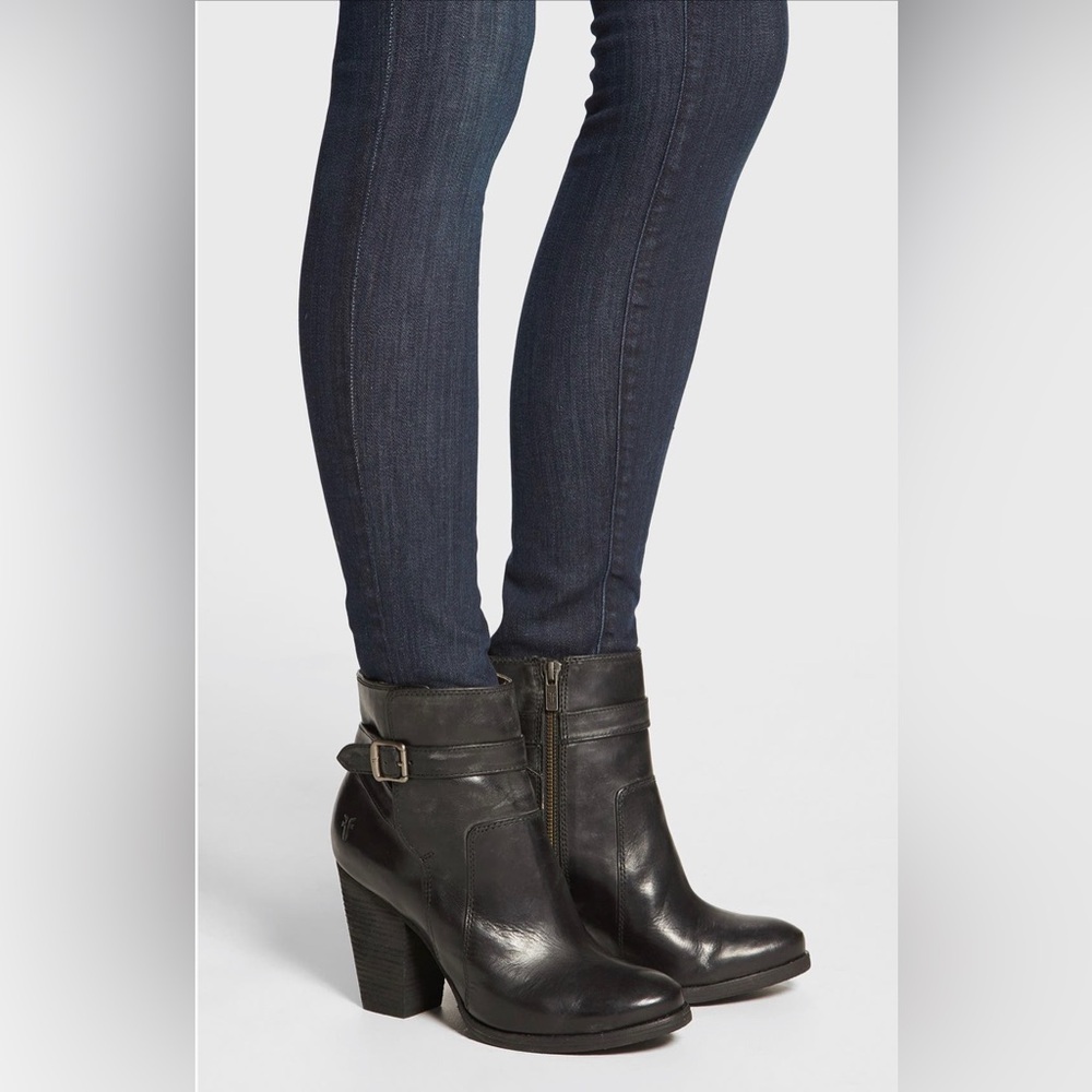 Frye Pattie Black Leather Belt Riding Booties size 8.5
